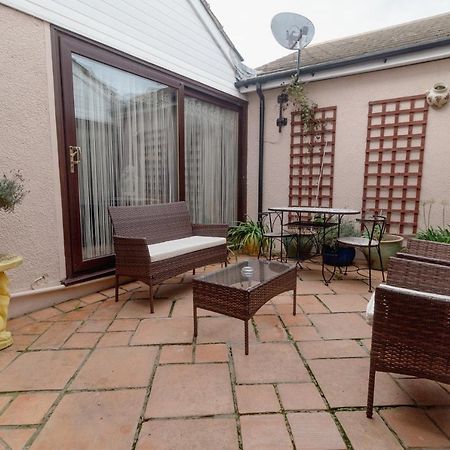 Palm Bay'S Luxury Bungalow - Self Check In & Parking Villa Margate Buitenkant foto