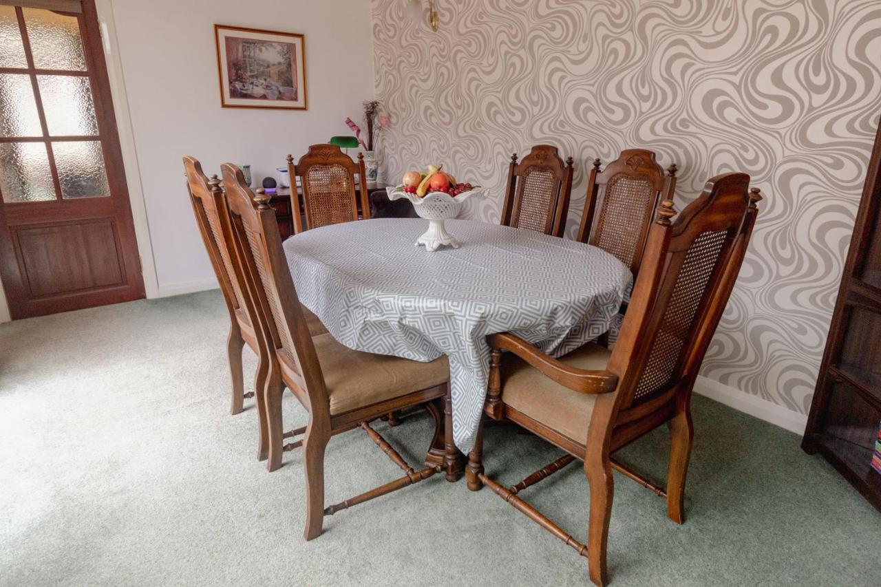 Palm Bay'S Luxury Bungalow - Self Check In & Parking Villa Margate Buitenkant foto