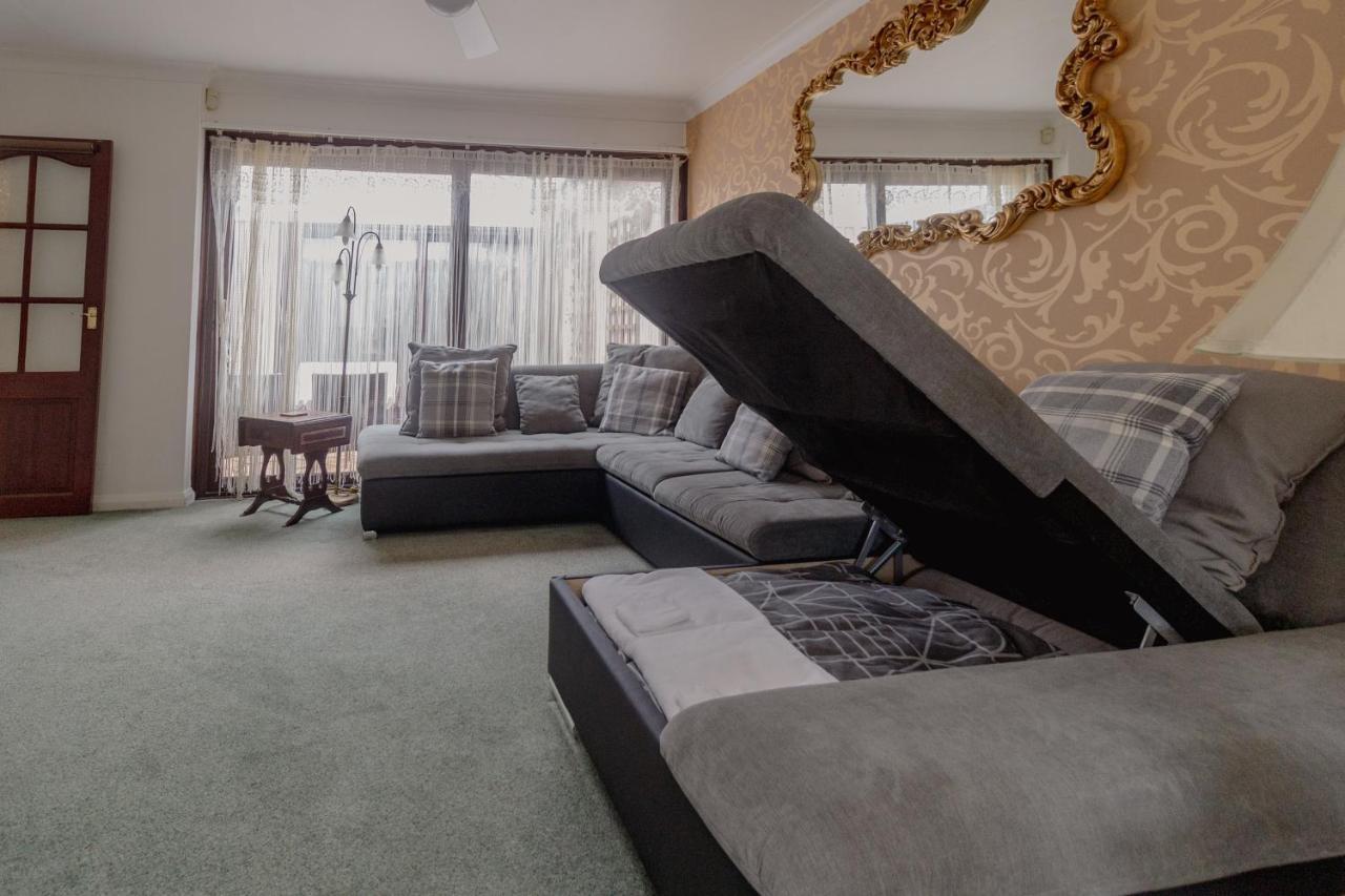 Palm Bay'S Luxury Bungalow - Self Check In & Parking Villa Margate Buitenkant foto