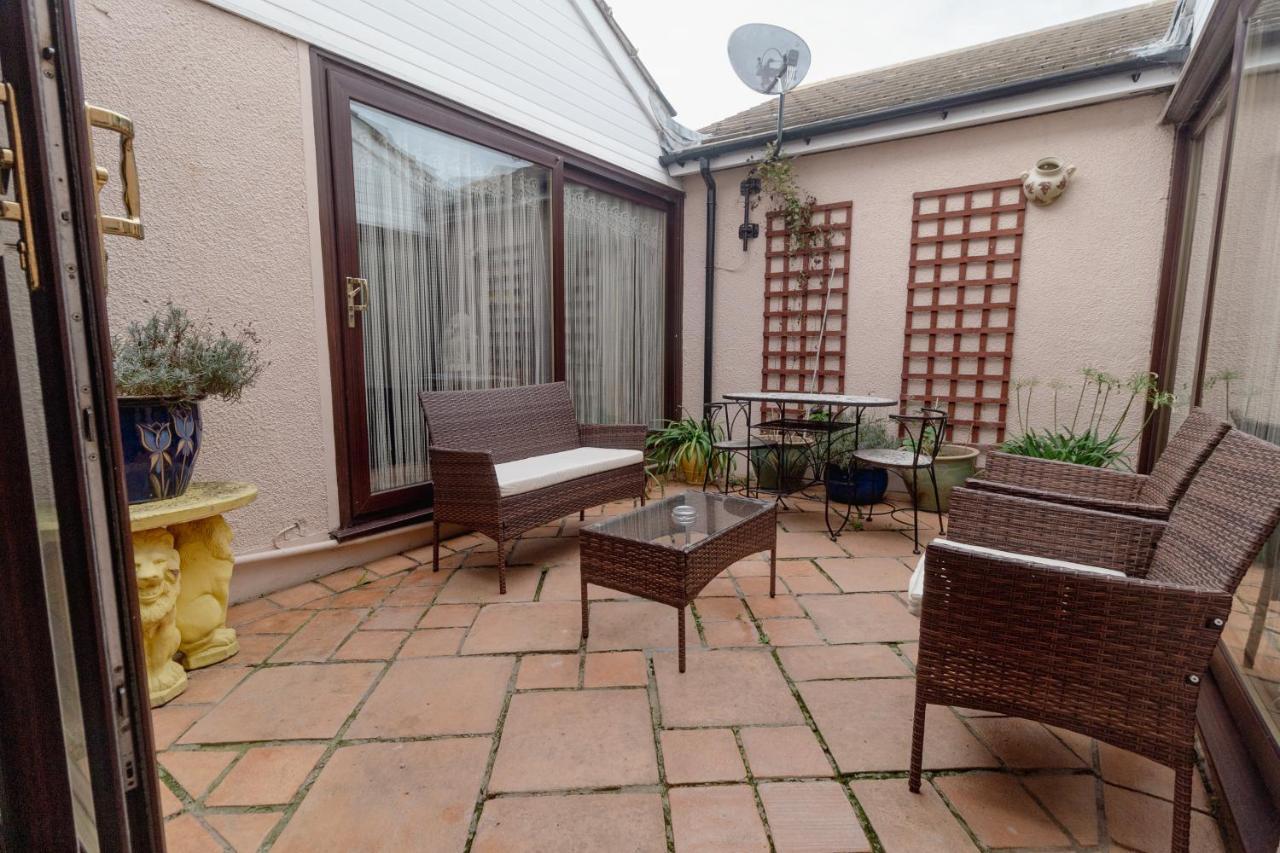 Palm Bay'S Luxury Bungalow - Self Check In & Parking Villa Margate Buitenkant foto